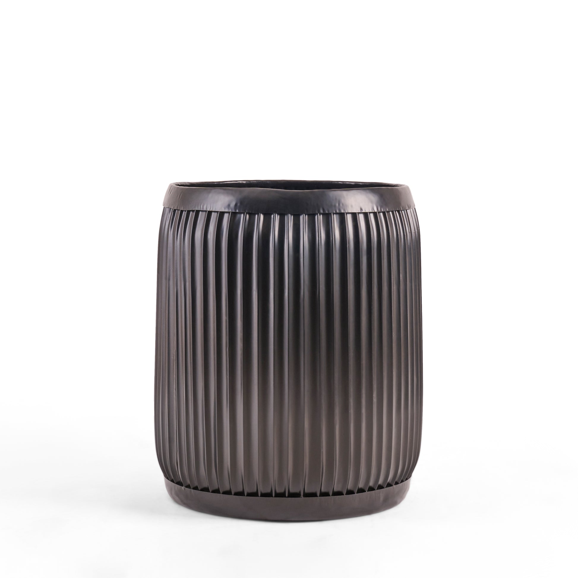 This beautiful large black metal planter by Palasa can bring life to any space. Use this black metal indoor planter pot set any where in your living room, bedroom or even entryway.