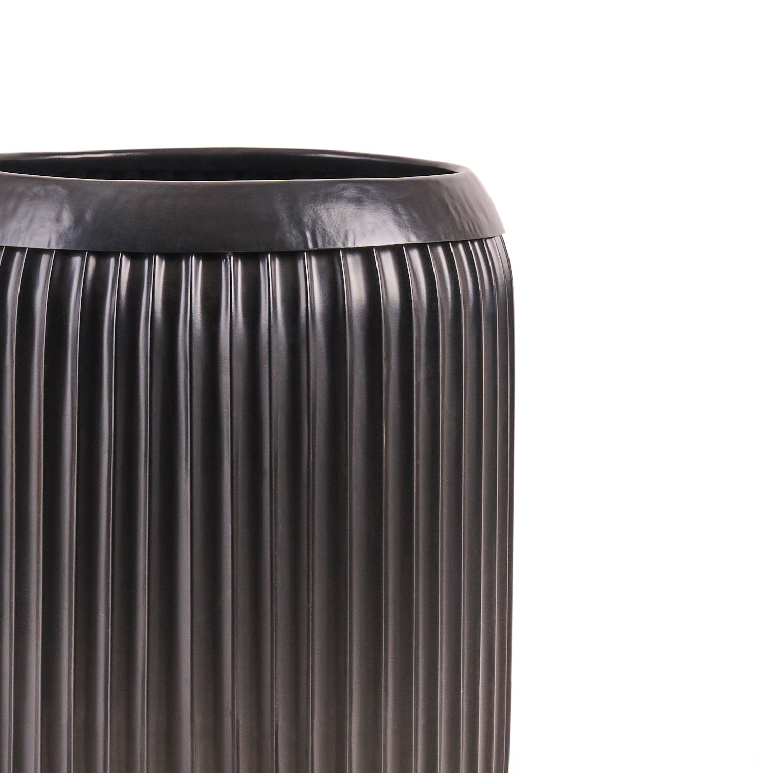 This beautiful large black metal planter by Palasa can bring life to any space. Use this black metal indoor planter pot set any where in your living room, bedroom or even entryway.