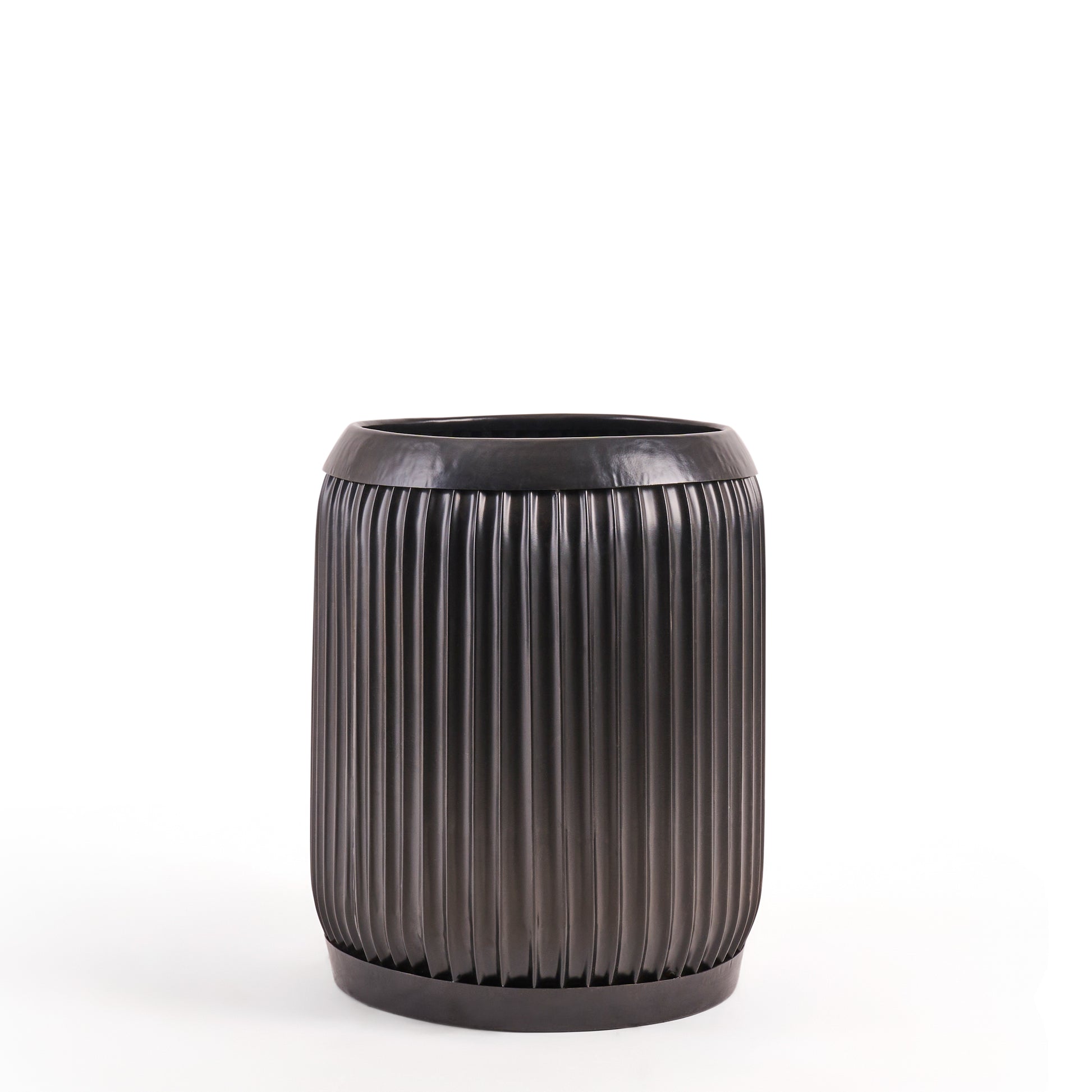 This beautiful large black metal planter by Palasa can bring life to any space. Use this black metal indoor planter pot set any where in your living room, bedroom or even entryway. Buy Indoor planter pot for living room India online.