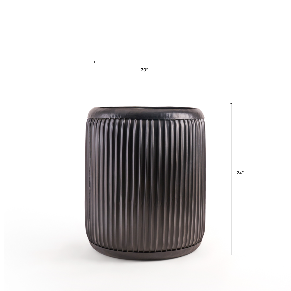 This beautiful large black metal planter by Palasa can bring life to any space. Use this black metal indoor planter pot set any where in your living room, bedroom or even entryway. Buy Indoor planter pot for living room India online.