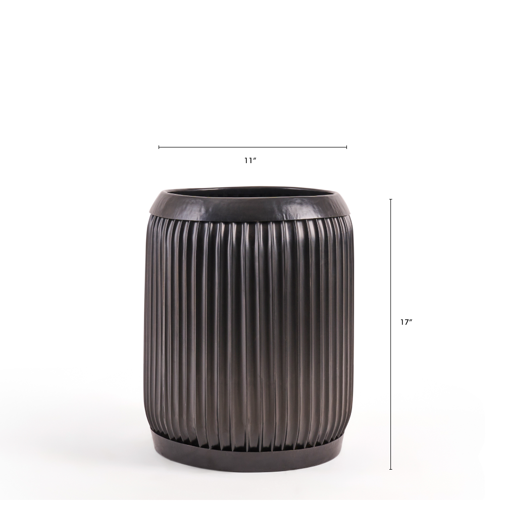 This beautiful large black metal planter by Palasa can bring life to any space. Use this black metal indoor planter pot set any where in your living room, bedroom or even entryway. Buy Indoor planter pot for living room India online.