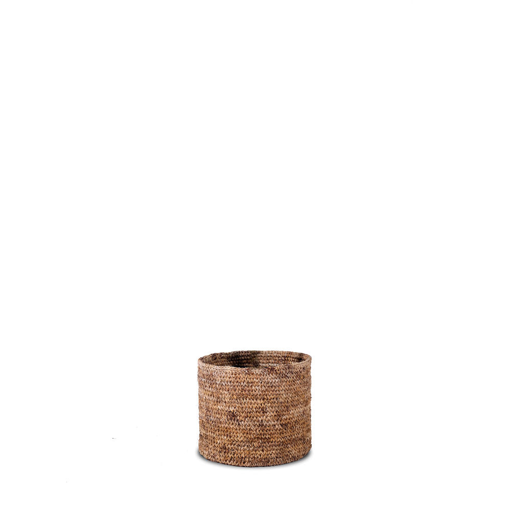 Lyra Basket planters can be placed indoors. Sustainable indoor planters in a variety of sizes